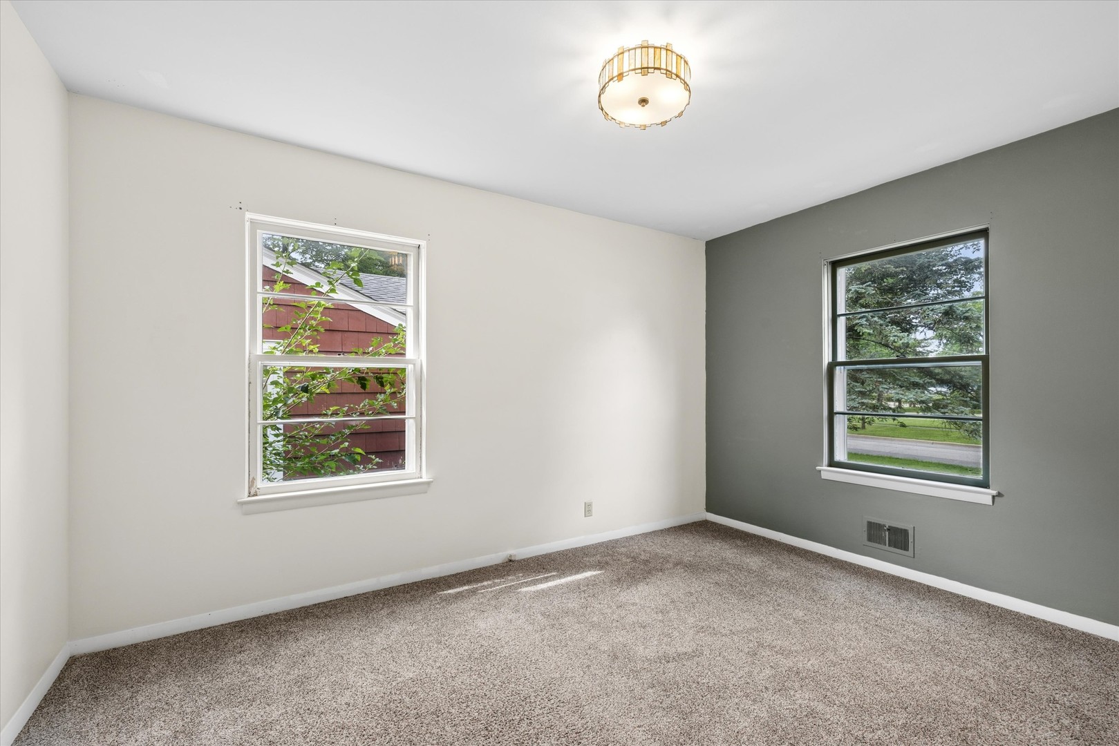 805 N Mitchell Avenue Property Photo 13