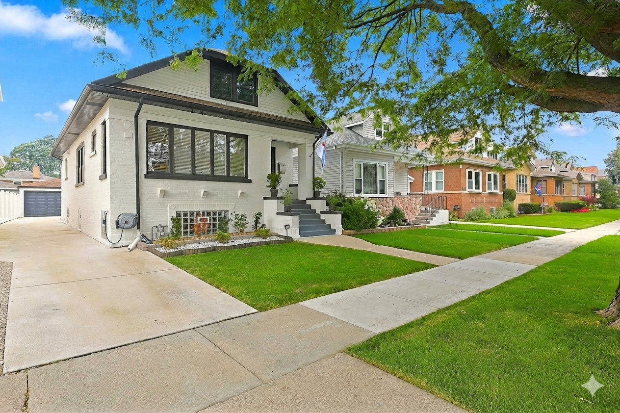 7028 N Oriole Avenue Property Photo 2