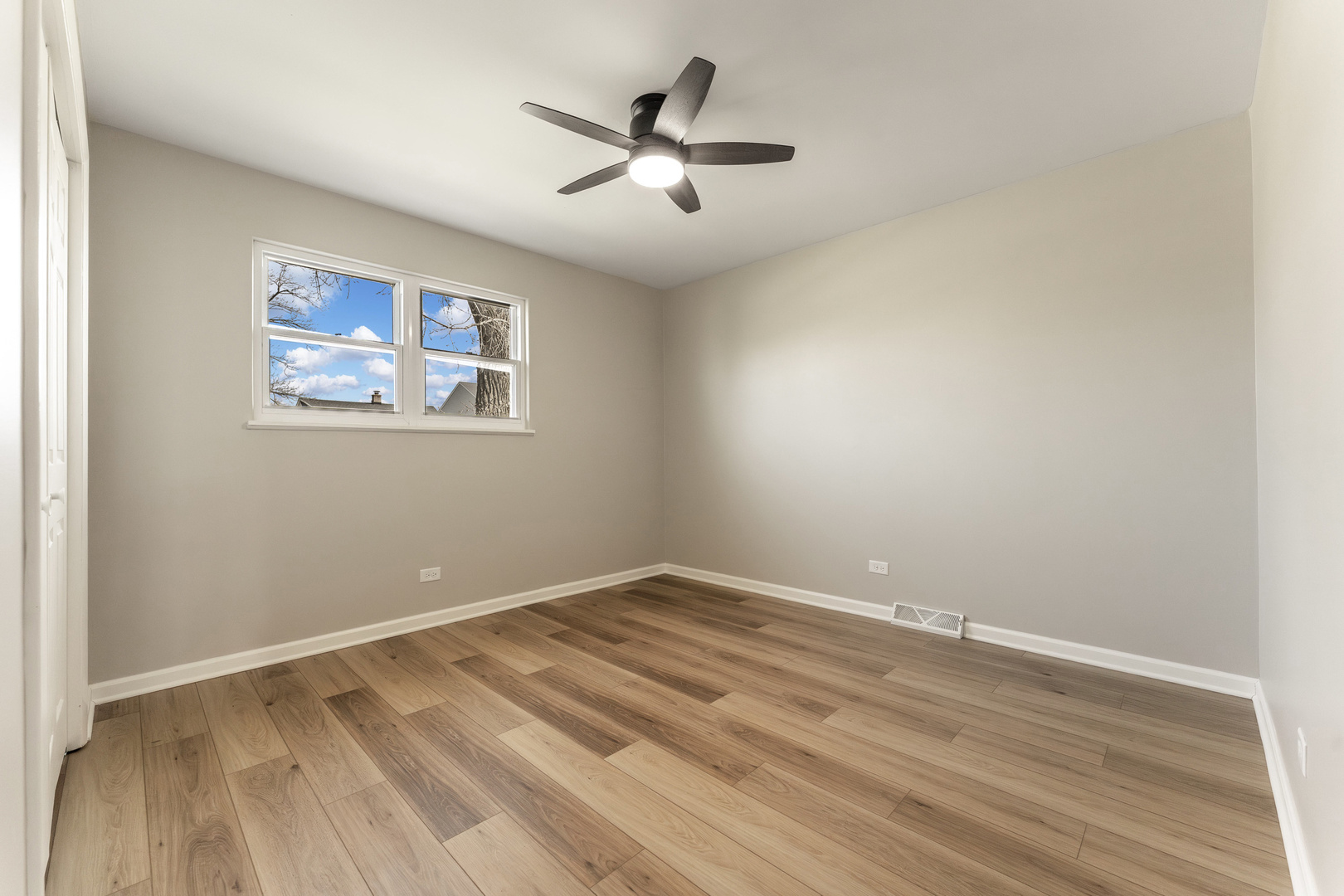 646 W Babcock Avenue Property Photo 9
