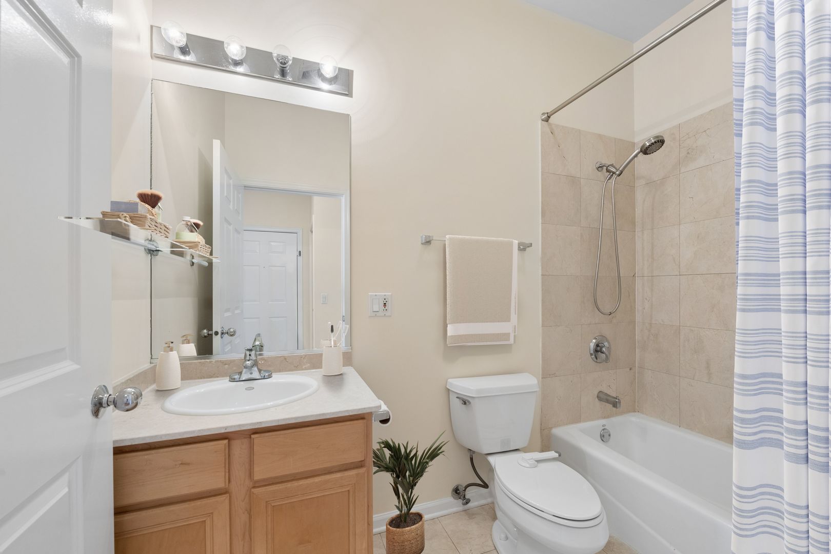 4149 N Kenmore Avenue 2s Property Photo 13