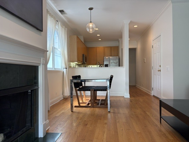 1518 N Sedgwick Street B Property Photo 6