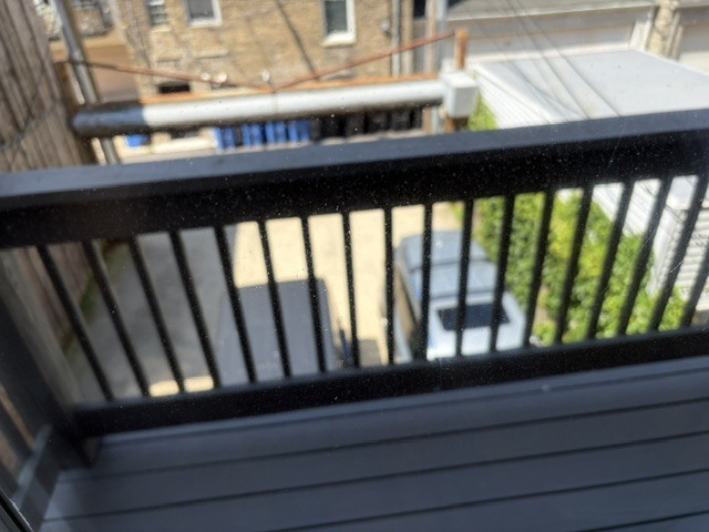 1518 N Sedgwick Street B Property Photo 15