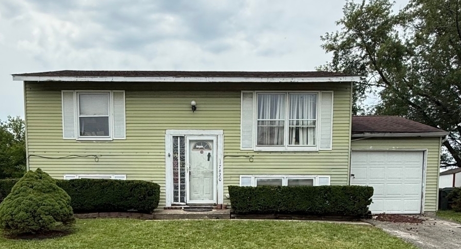 17620 Central Park Avenue Property Photo 1