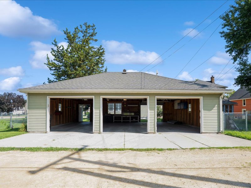 704 14th Avenue Property Photo 4