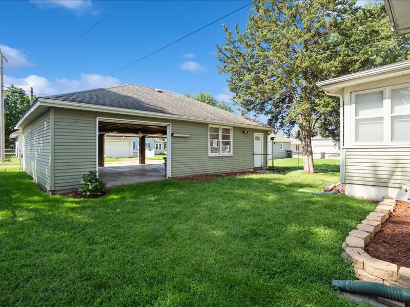 704 14th Avenue Property Photo 5