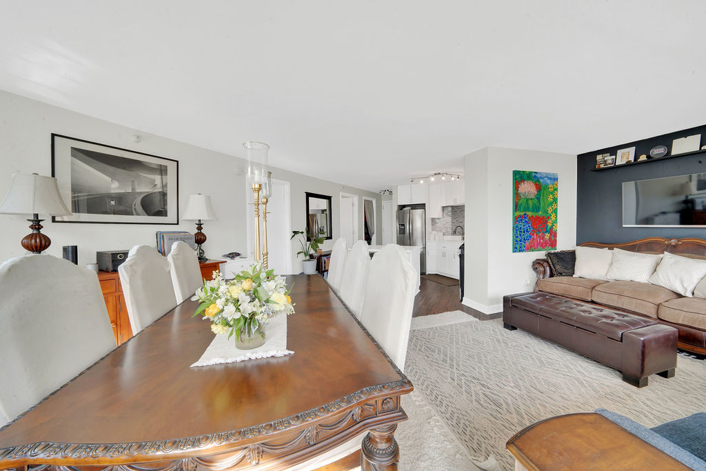 545 N Dearborn Street 2510 Property Photo 8