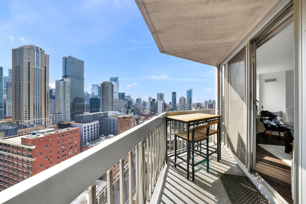 545 N Dearborn Street 2510 Property Photo 15