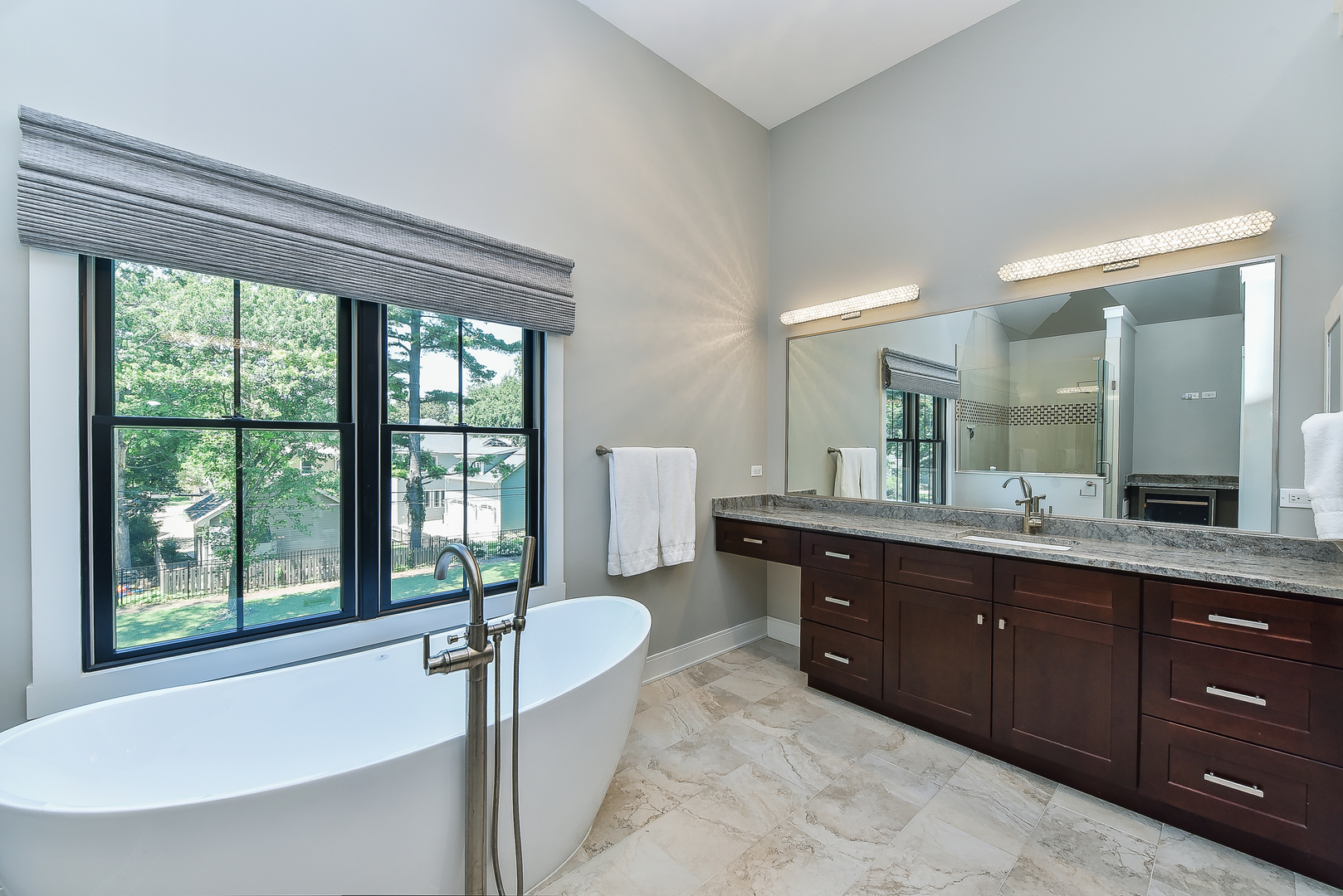 625 N Loomis Street Property Photo 22