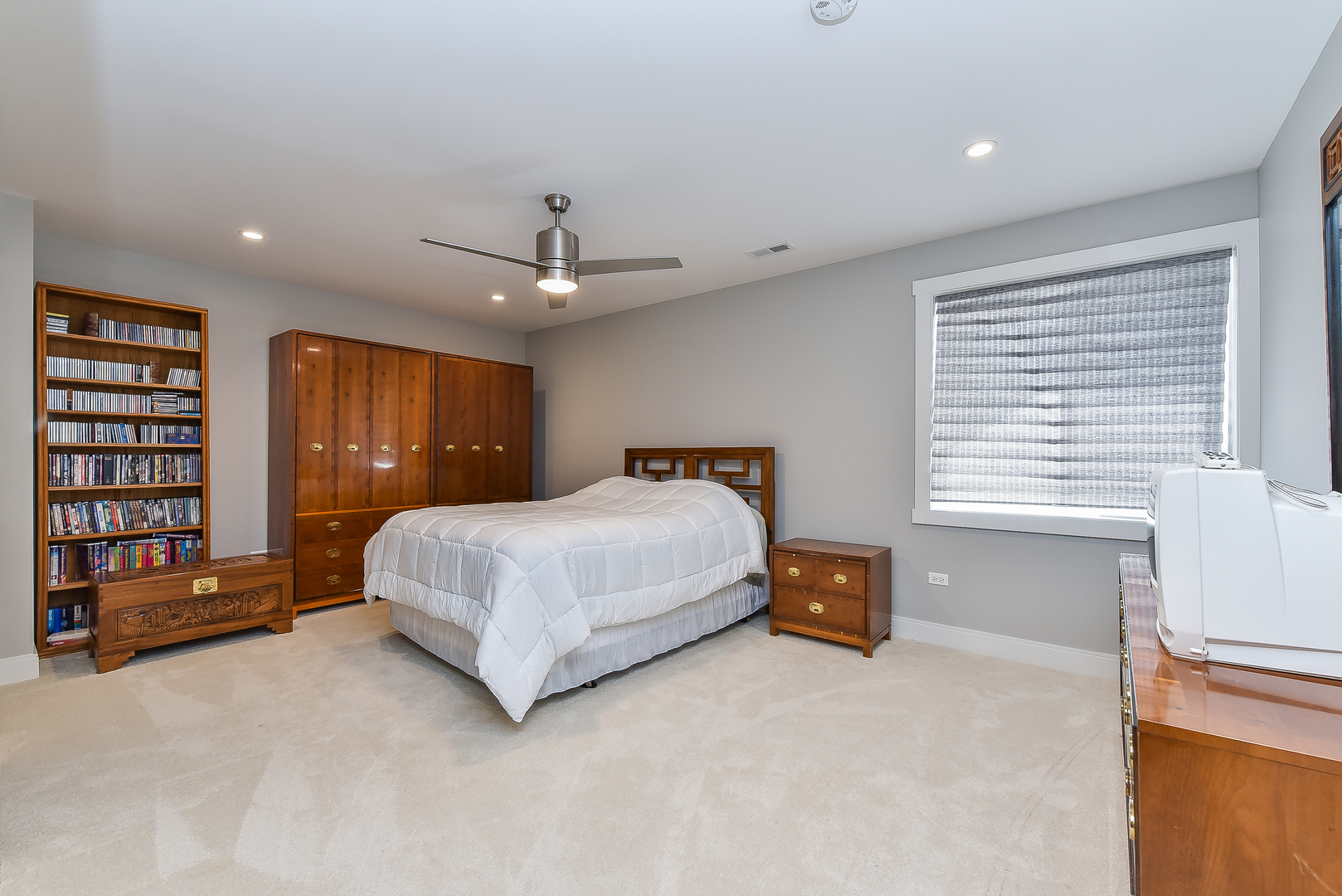 625 N Loomis Street Property Photo 34