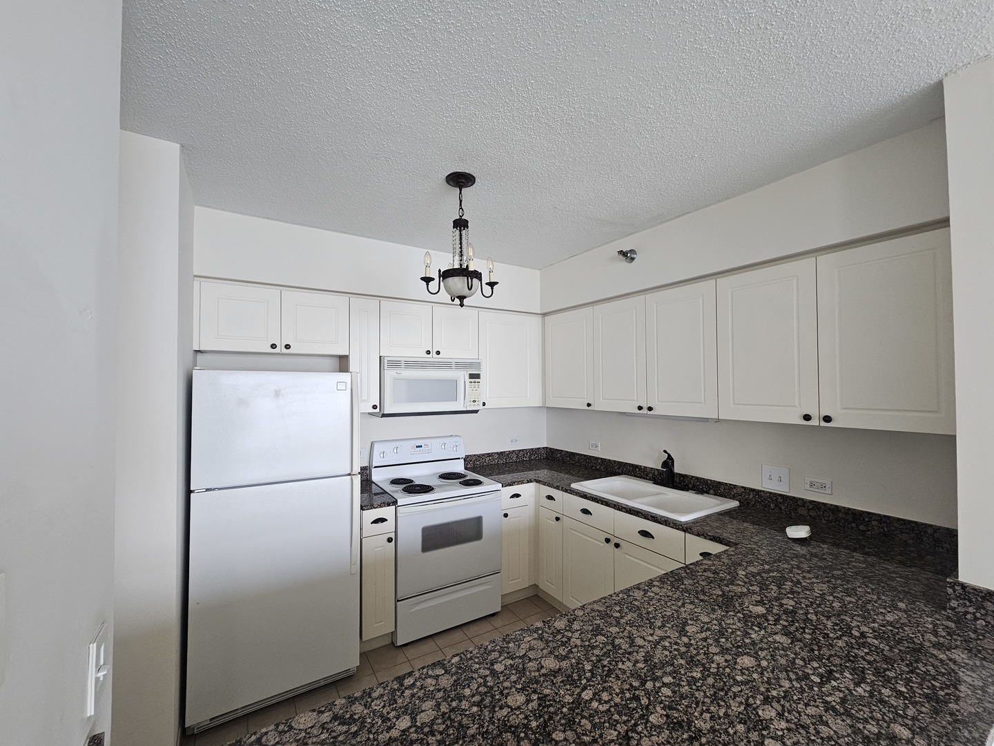 512 N Mcclurg Court 5703 Property Photo 7