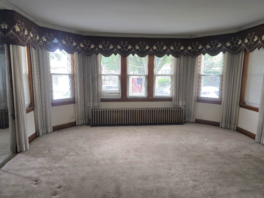 2953 N Parkside Avenue Property Photo 4