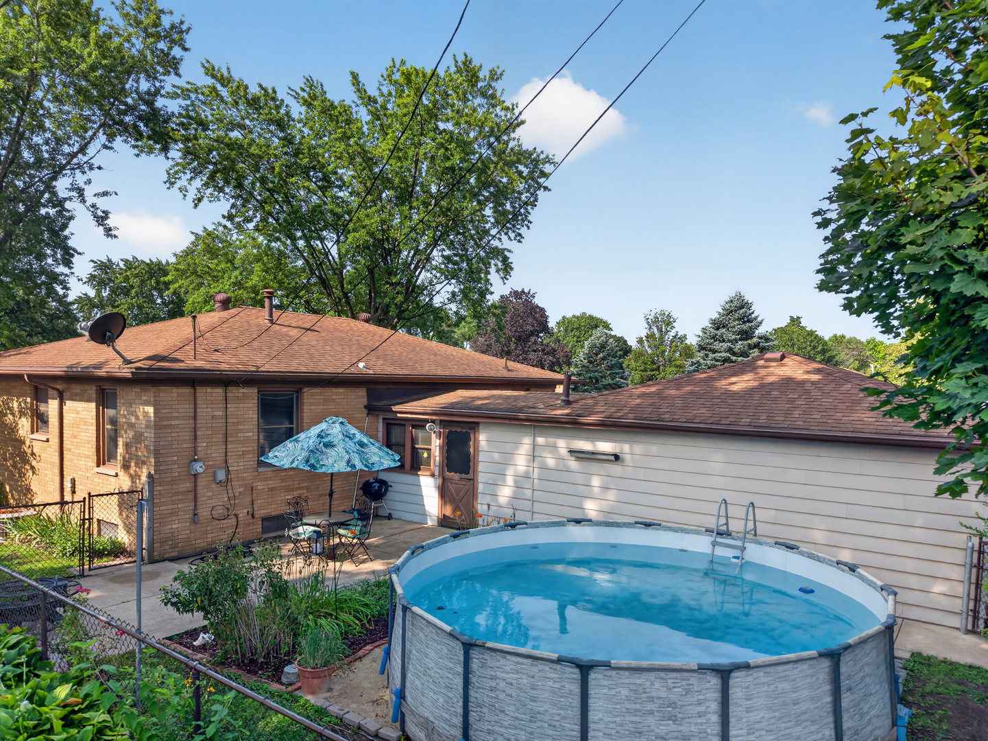 1522 Manhatten Drive Property Photo 2