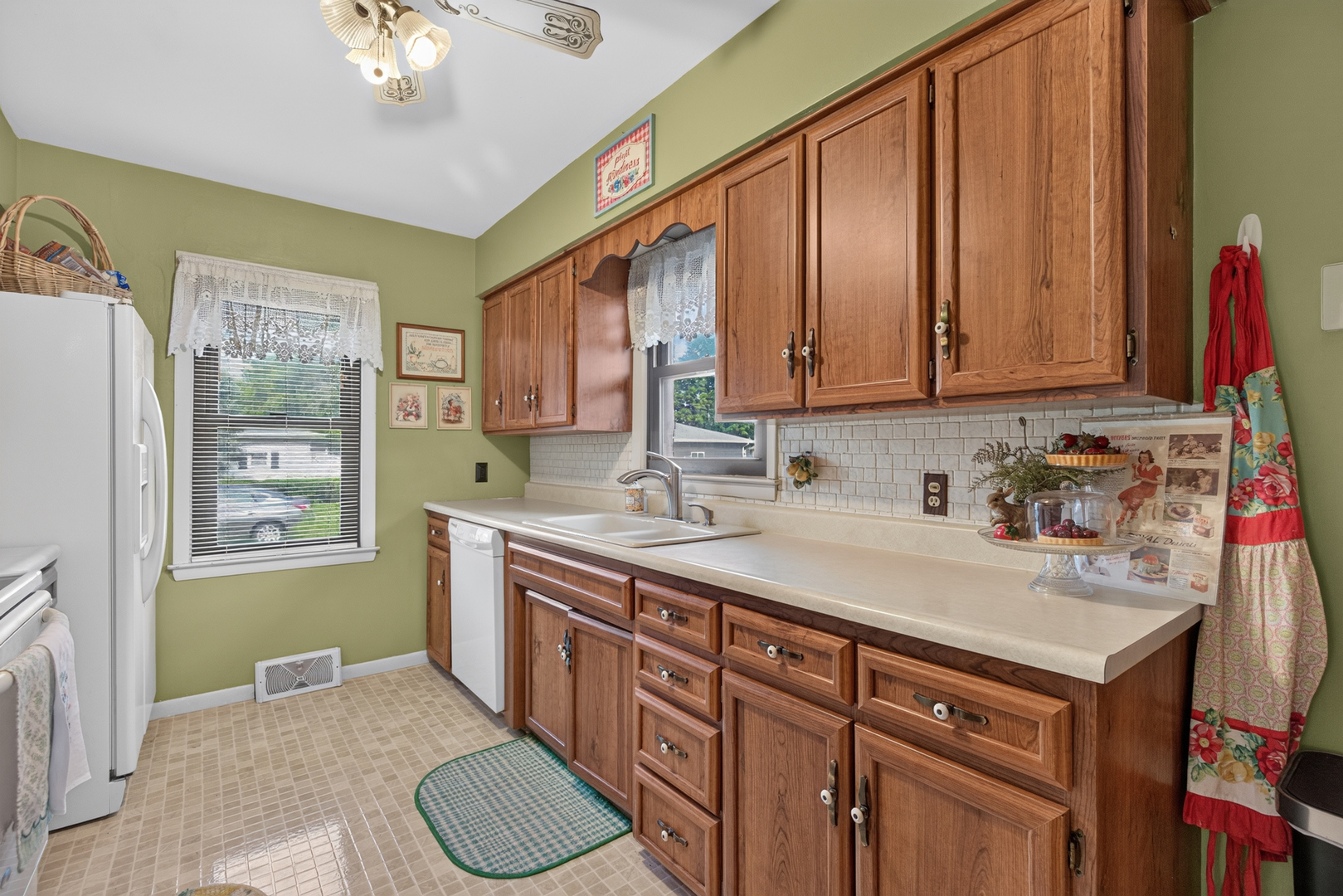 1522 Manhatten Drive Property Photo 3
