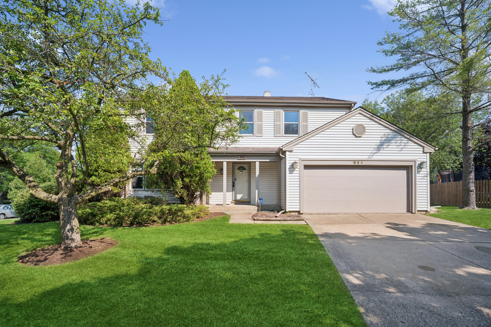 894 Thompson Boulevard Property Photo 1