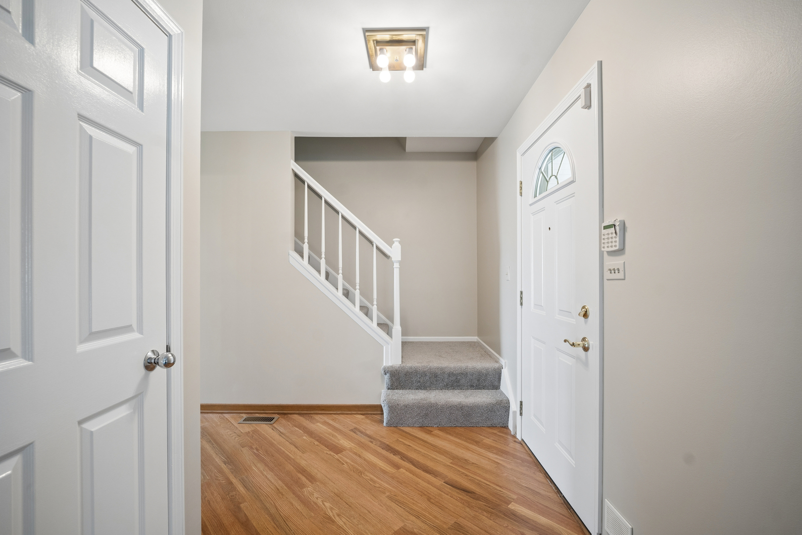 894 Thompson Boulevard Property Photo 2