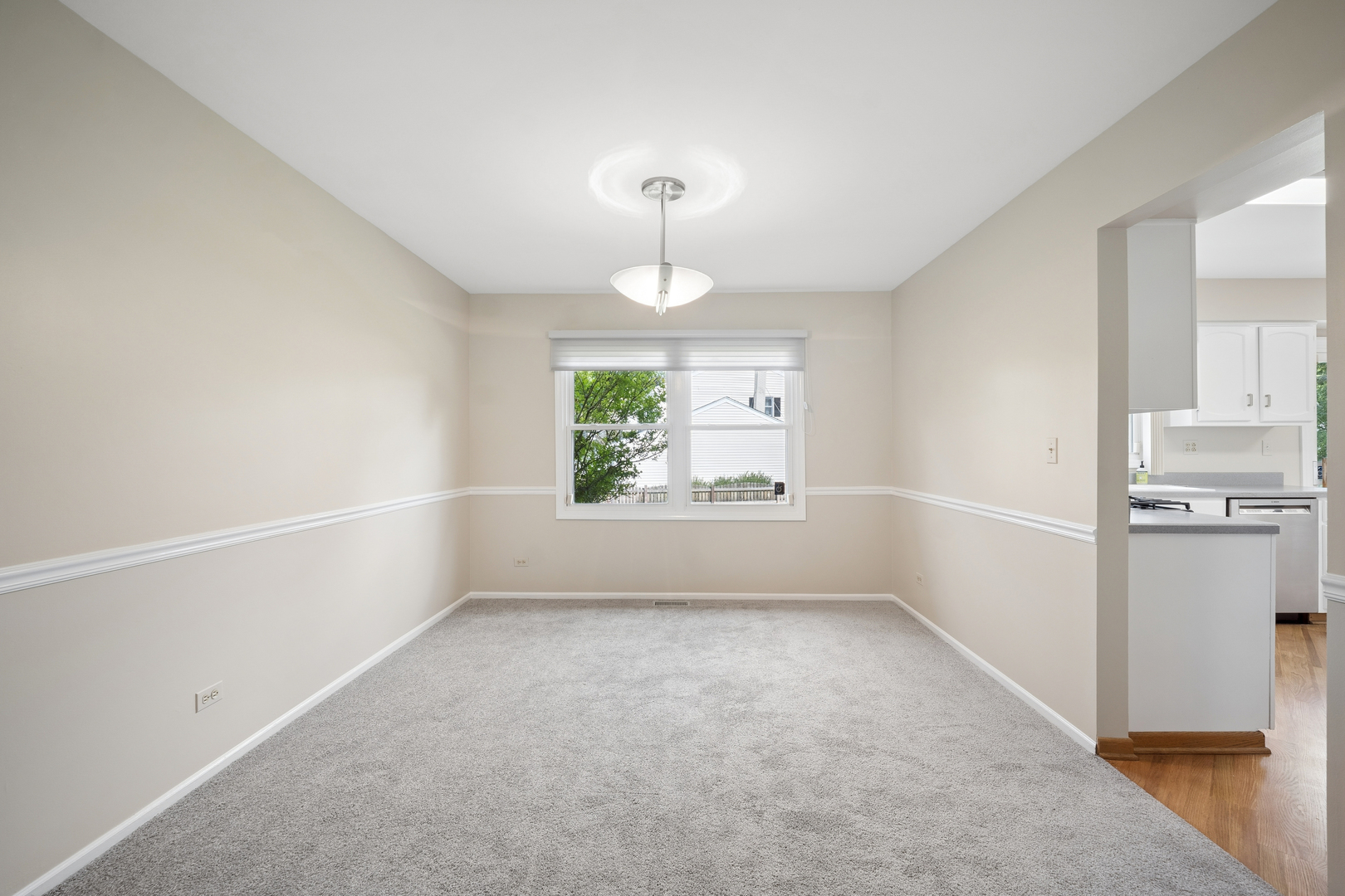 894 Thompson Boulevard Property Photo 5