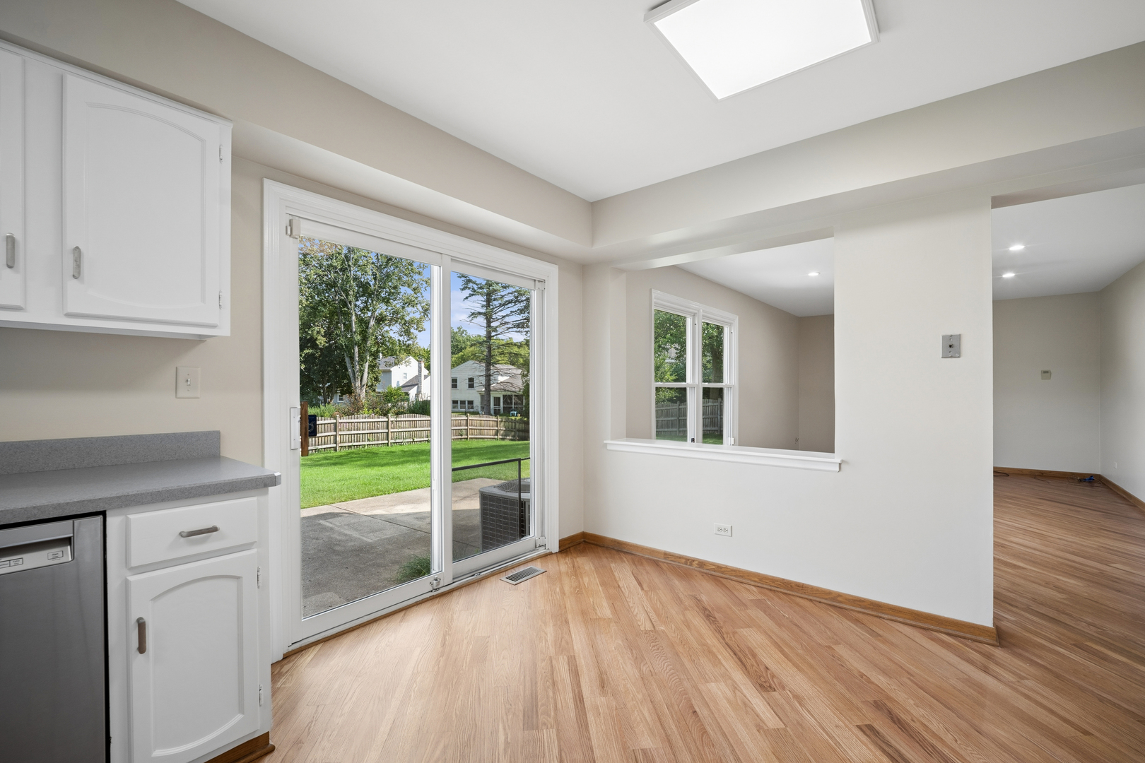 894 Thompson Boulevard Property Photo 8