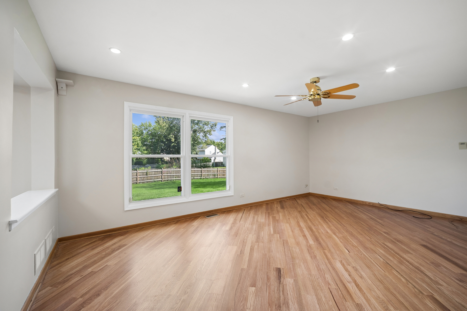 894 Thompson Boulevard Property Photo 9