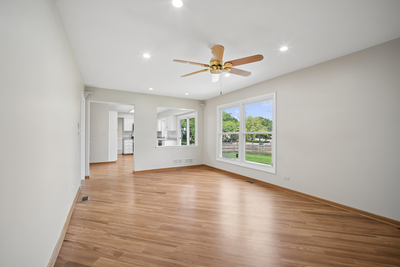 894 Thompson Boulevard Property Photo 10