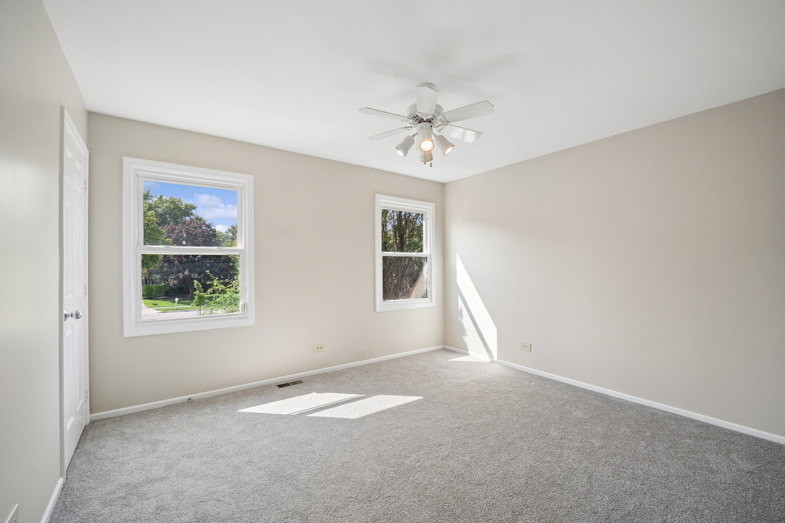 894 Thompson Boulevard Property Photo 15