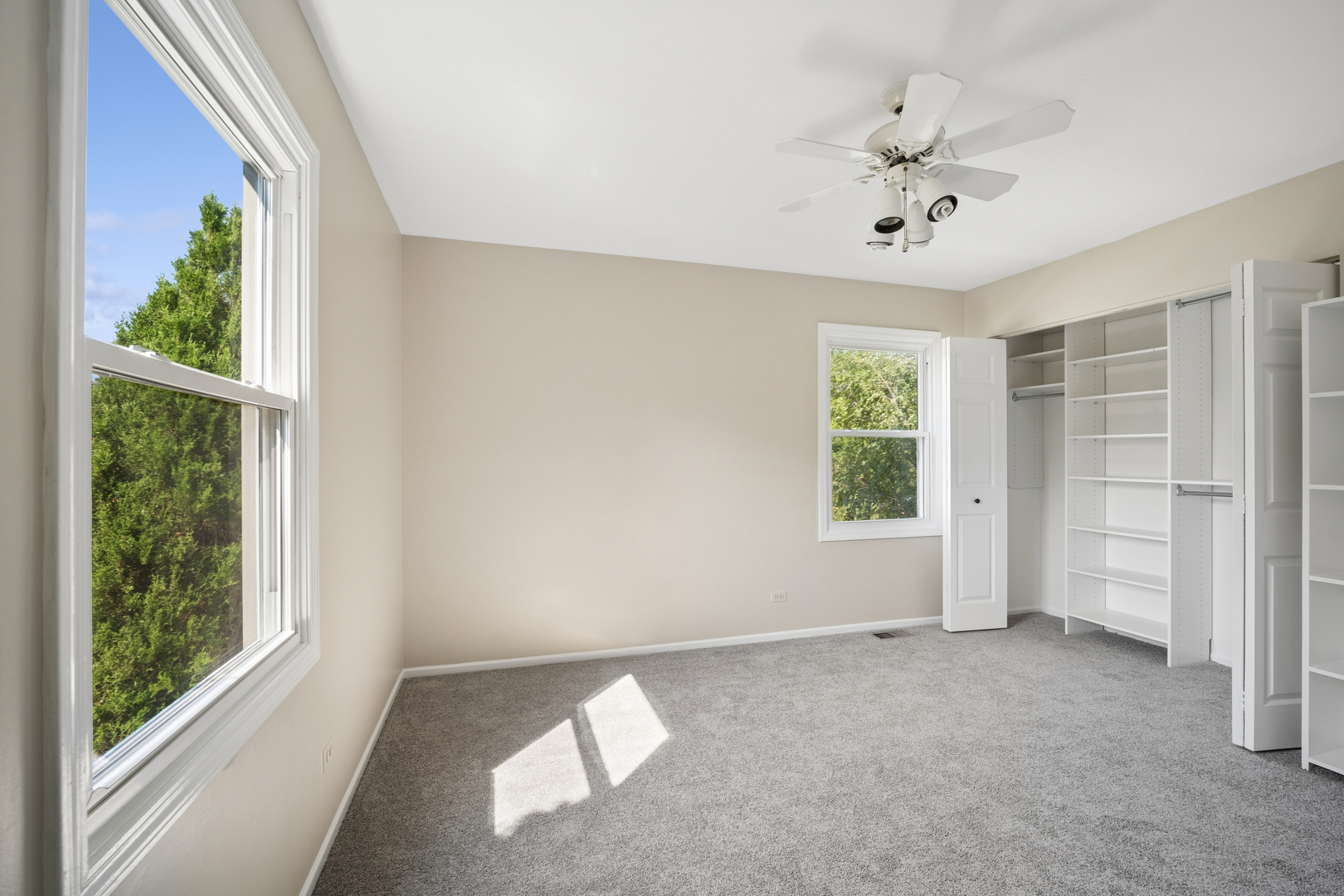 894 Thompson Boulevard Property Photo 16