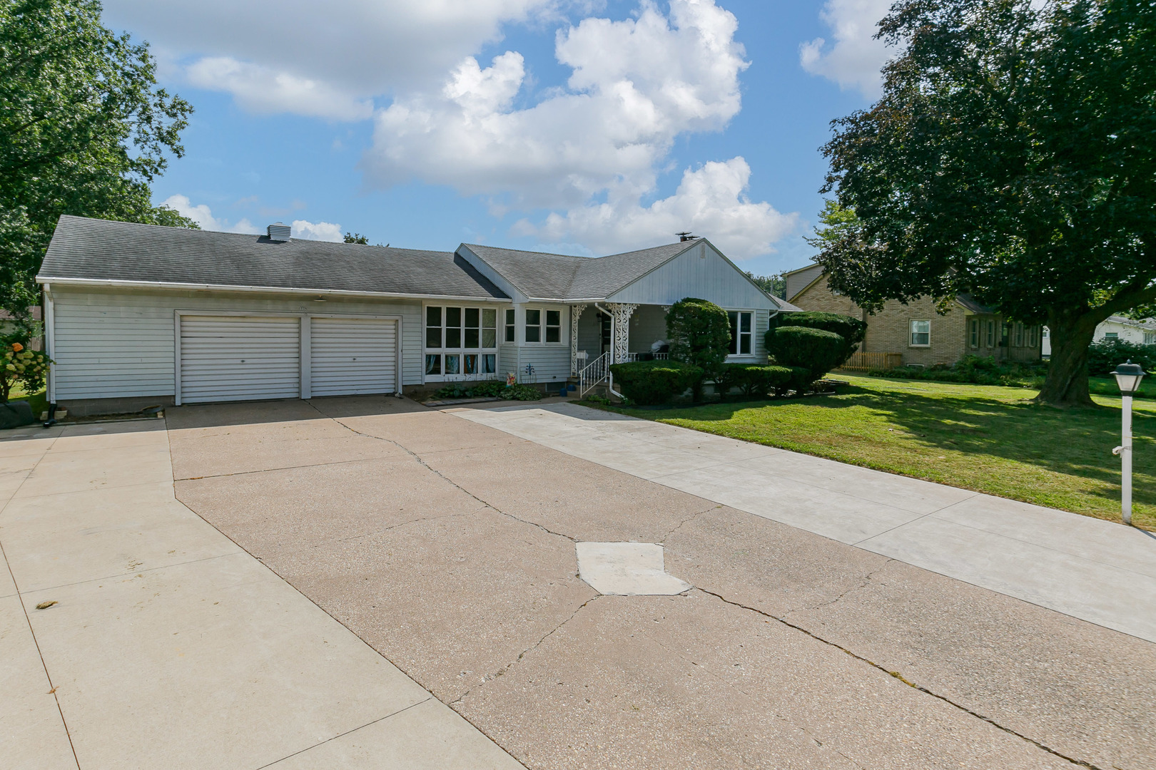 1112 30th Avenue Property Photo 2