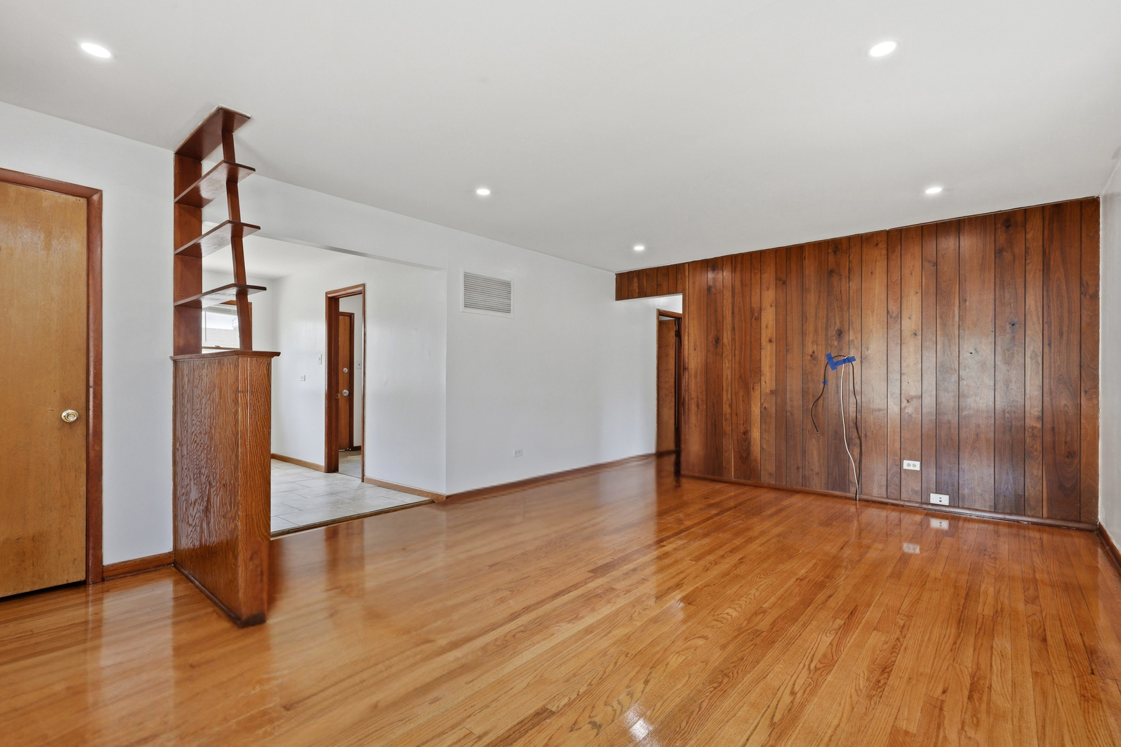 14908 Wabash Avenue Property Photo 3