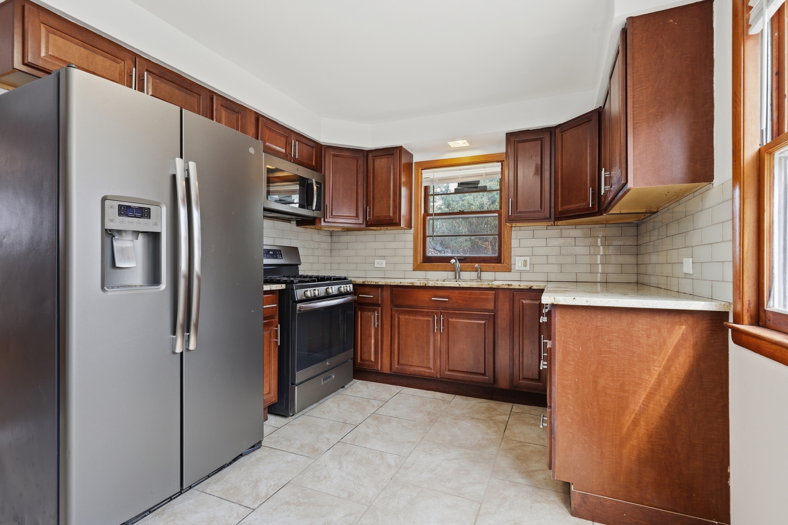 14908 Wabash Avenue Property Photo 5