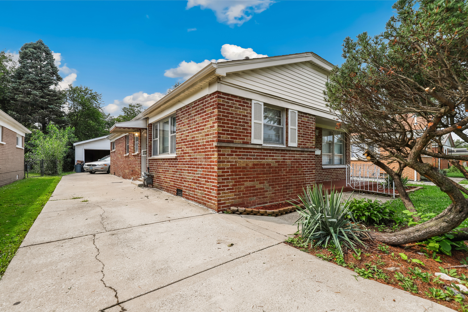 14908 Wabash Avenue Property Photo 15