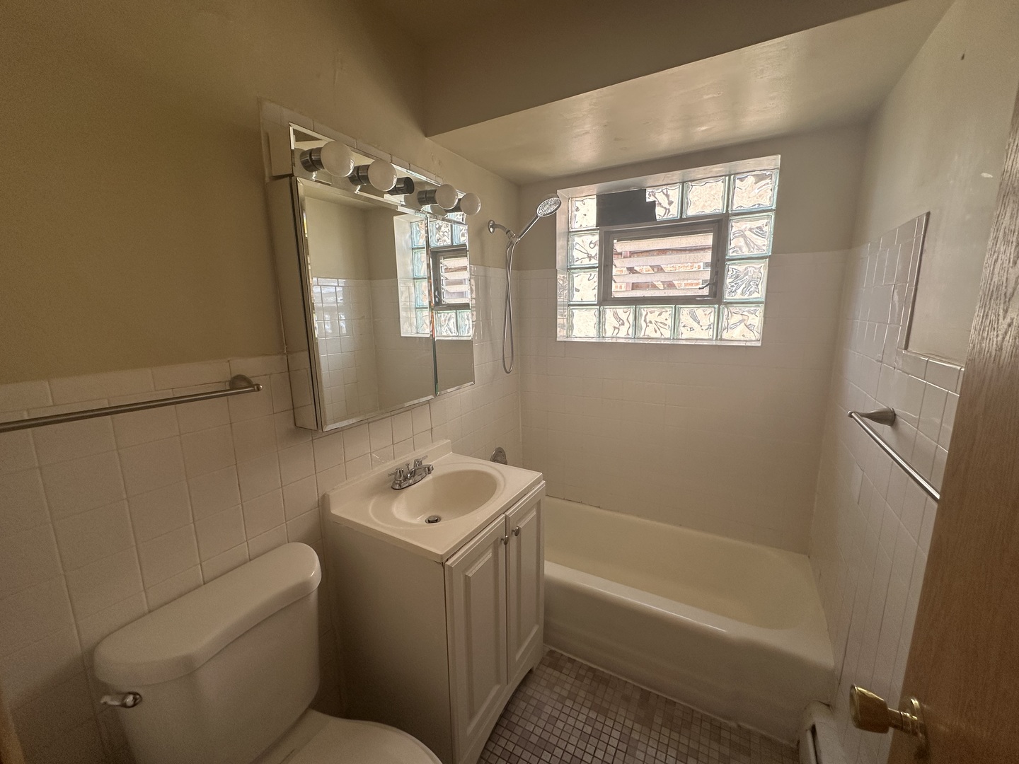 7400 N Harlem Avenue 1w Property Photo 6
