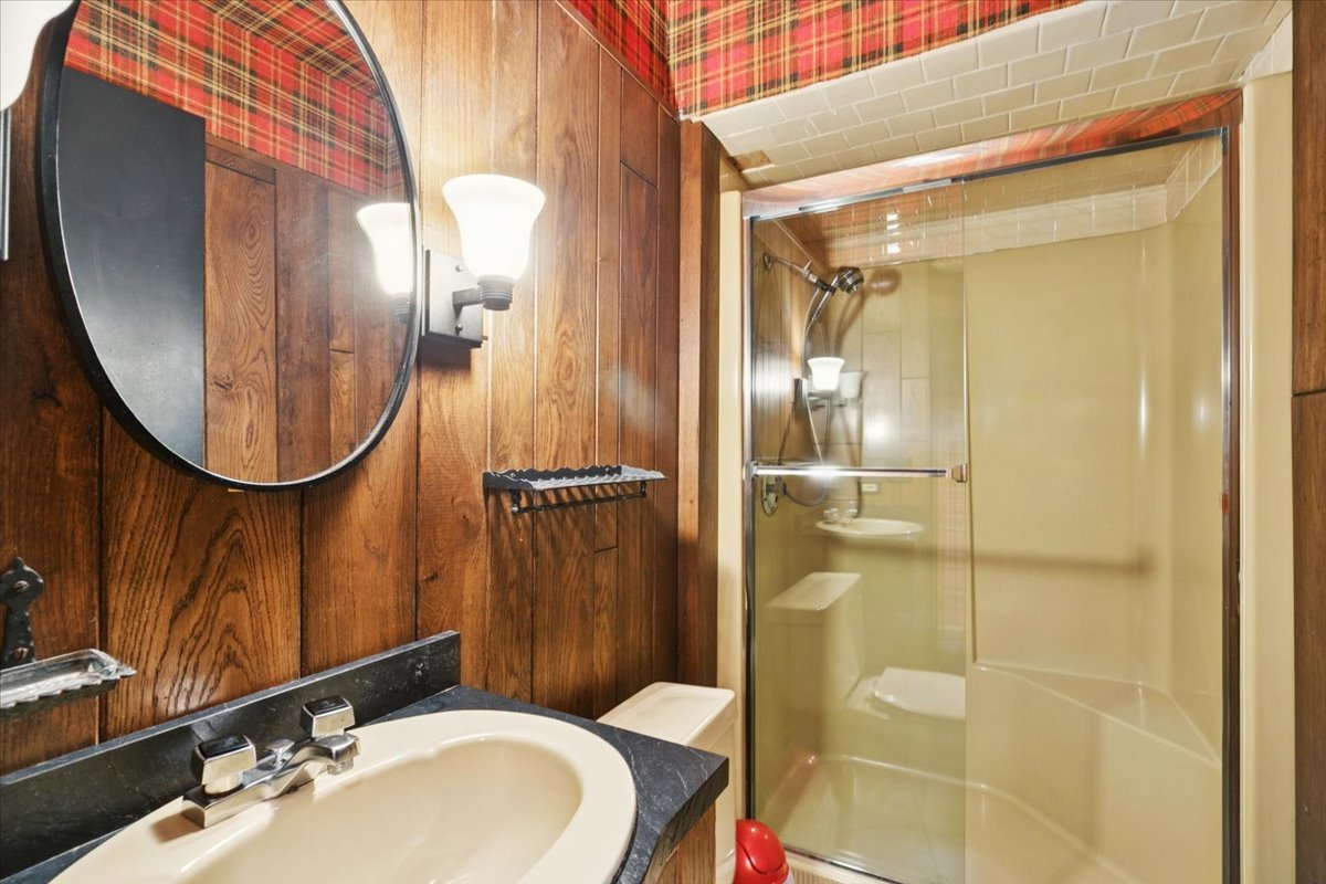 1161 Valley Road Property Photo 11