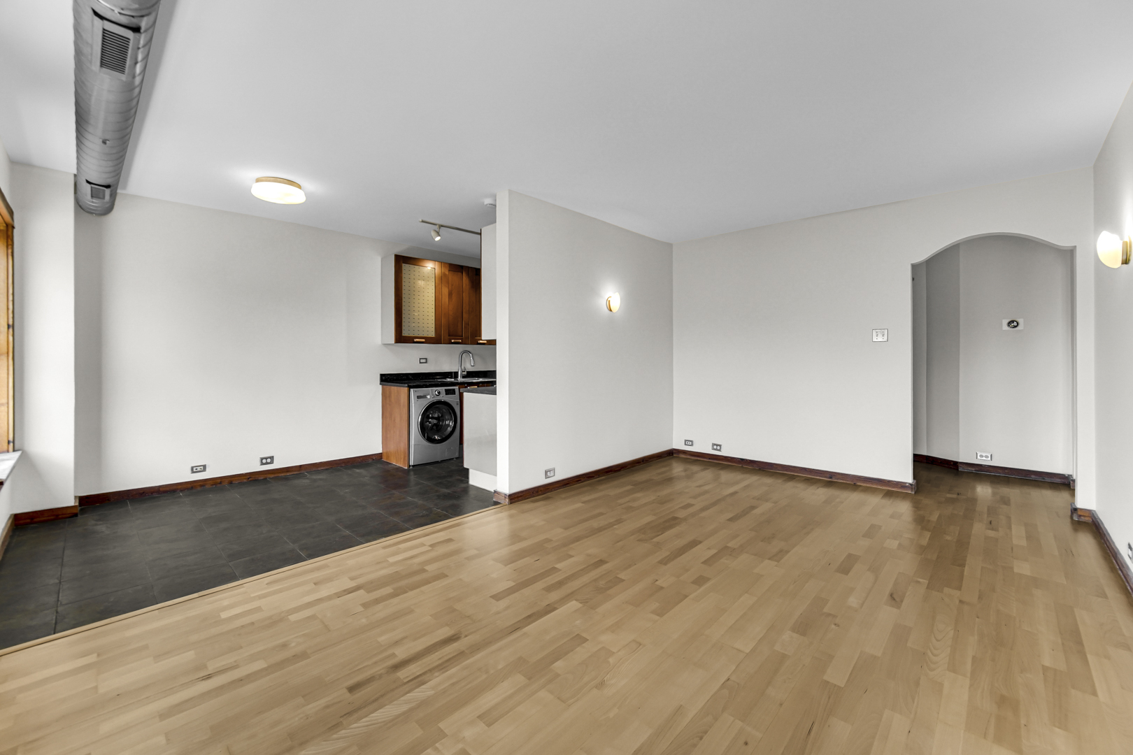 5400 S Harper Avenue 402 Property Photo 10
