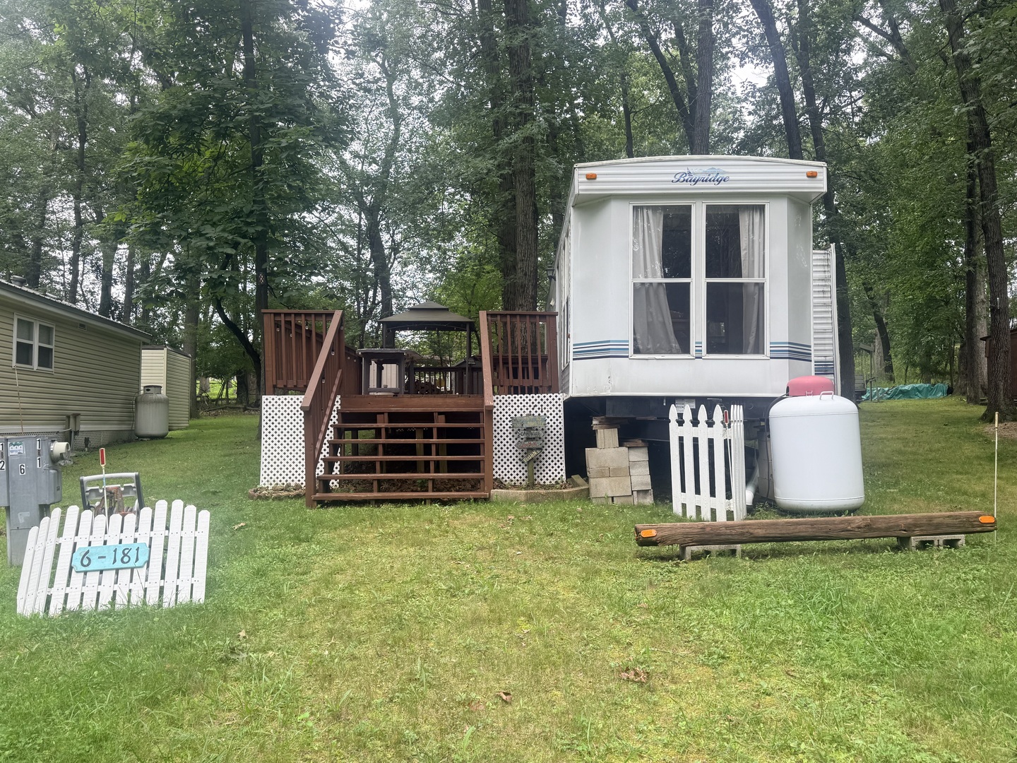 6-181 Woodhaven Lakes Property Photo 1