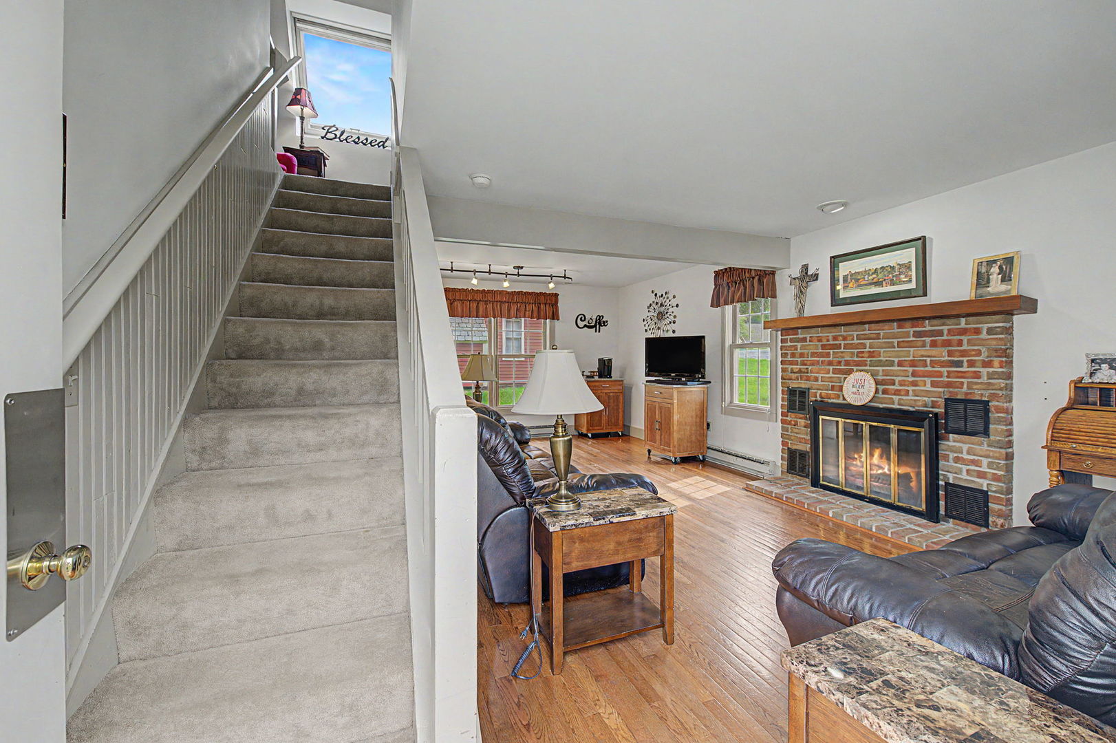 11 Settler Lane Property Photo 2