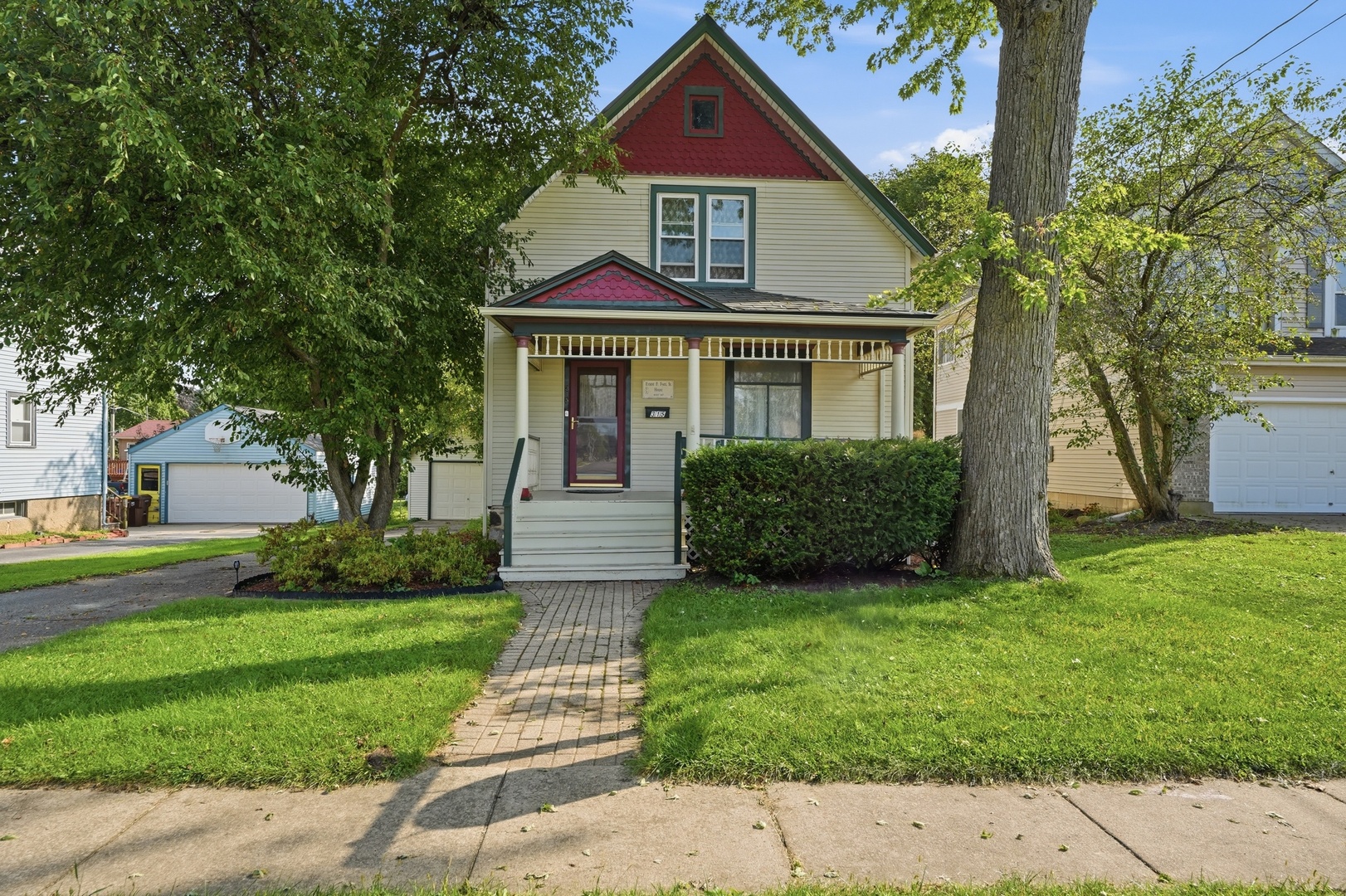 315 Forest Avenue Property Photo 1