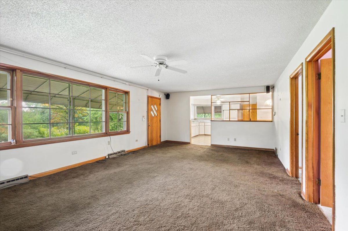 8351 W 99th Street Property Photo 3