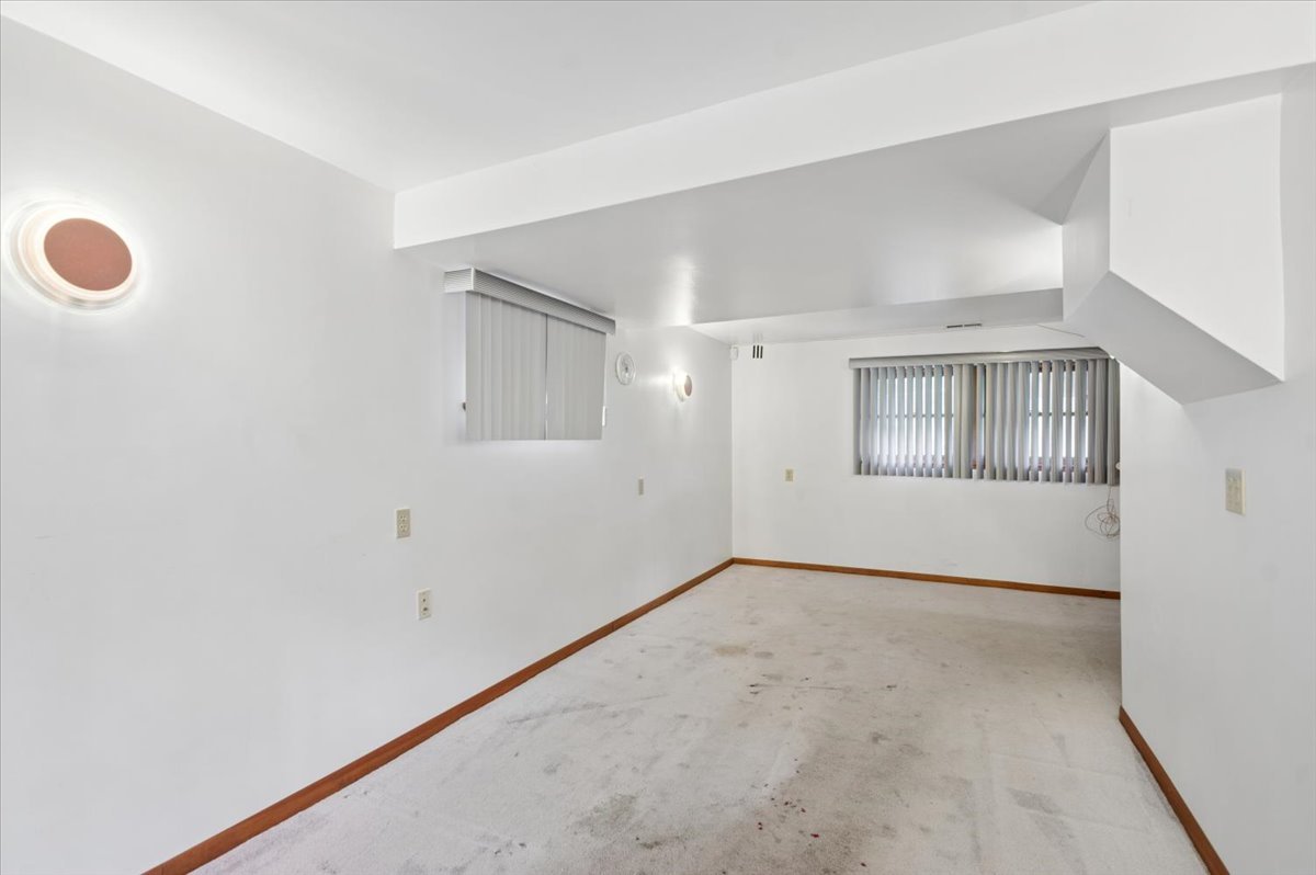 8351 W 99th Street Property Photo 11