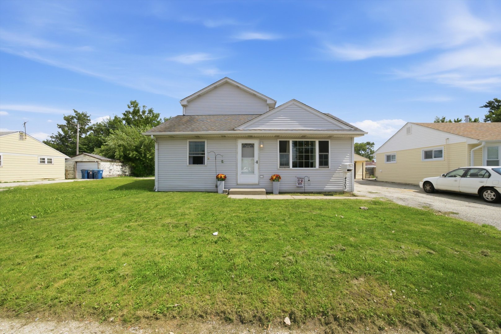 4203 Southwest Highway Property Photo 1