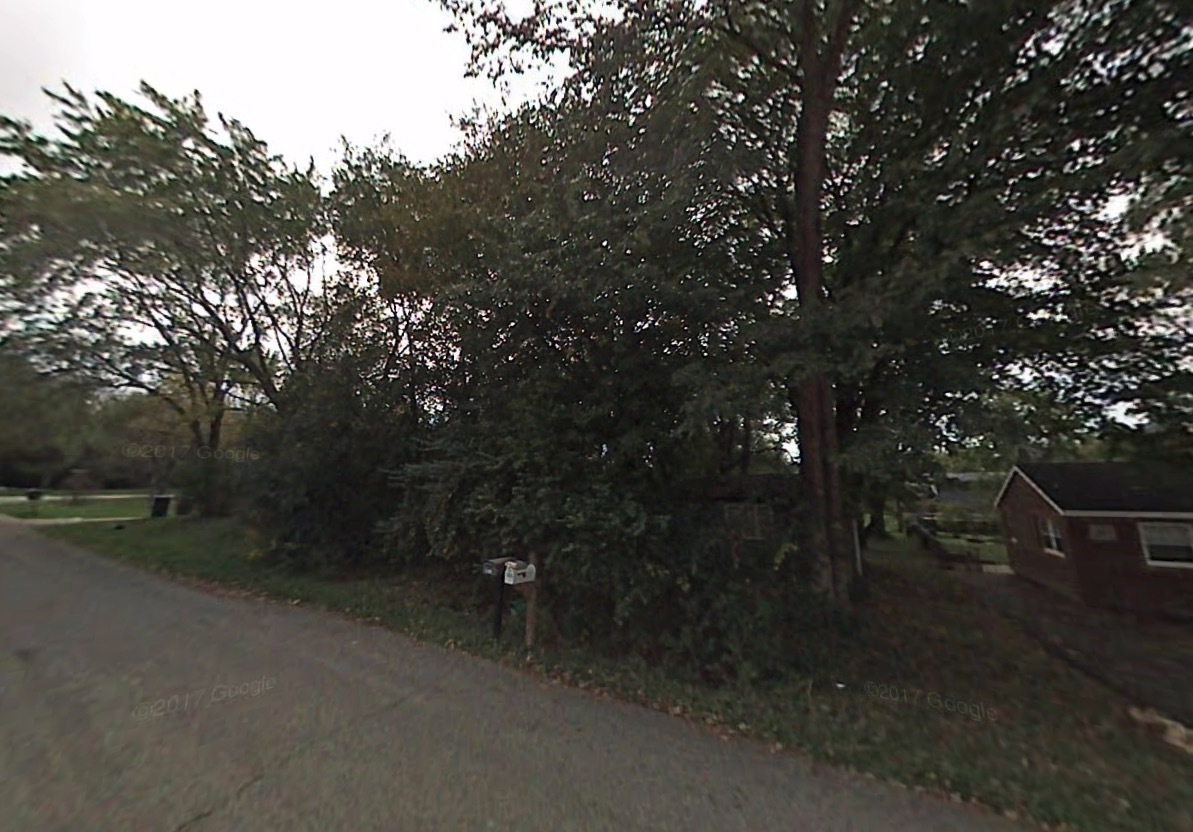 2611 E Chestnut Drive Property Photo 2