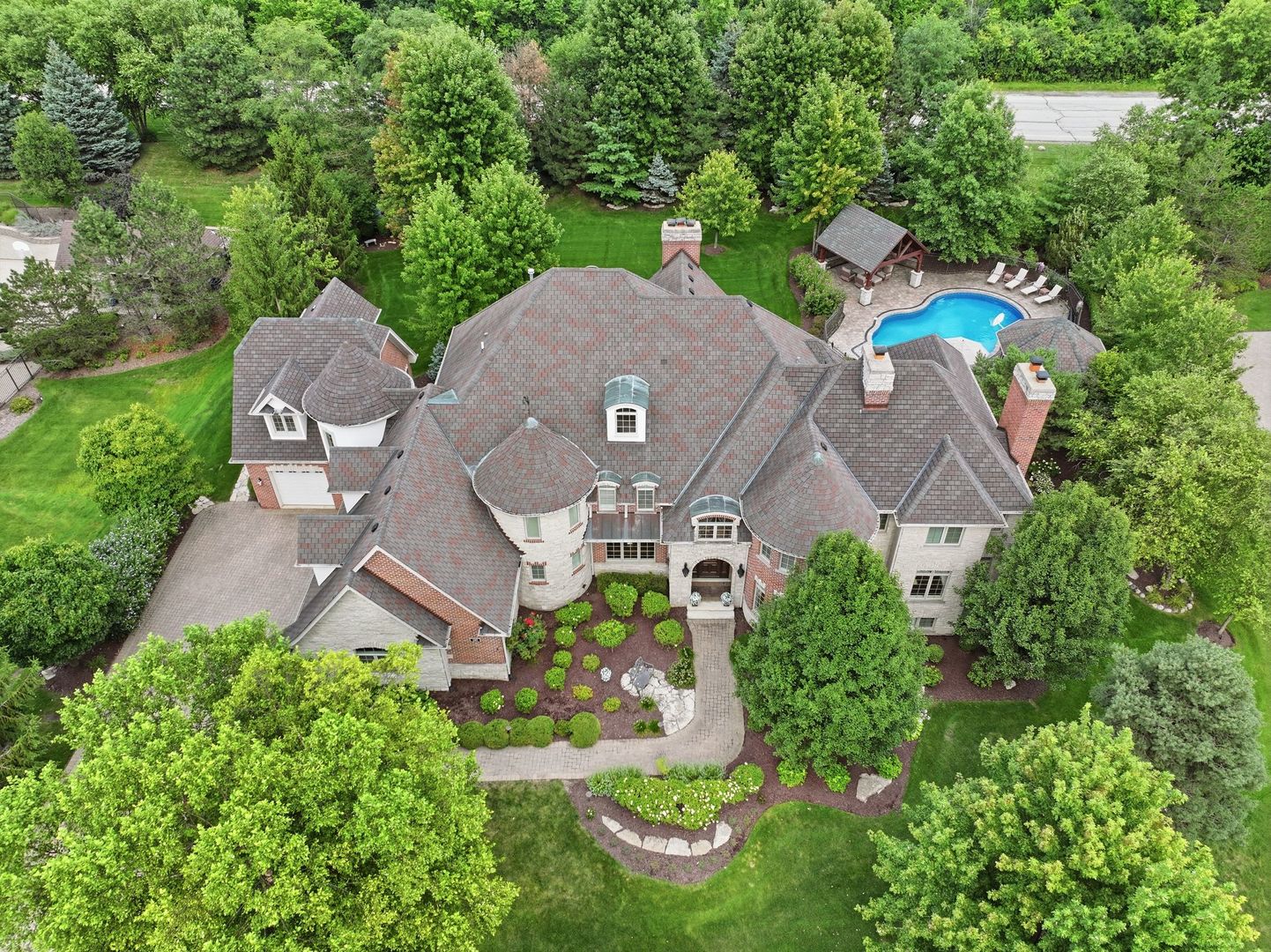 105 Forest Edge Drive