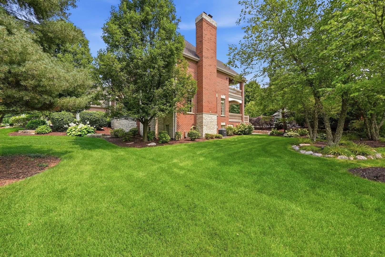 105 Forest Edge Drive Property Photo 6