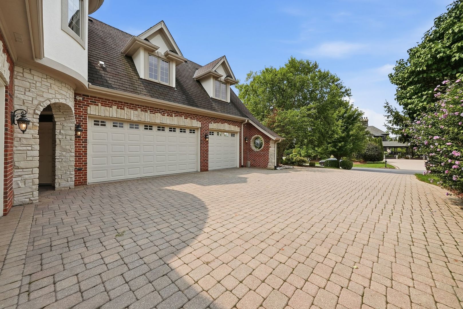 105 Forest Edge Drive Property Photo 11