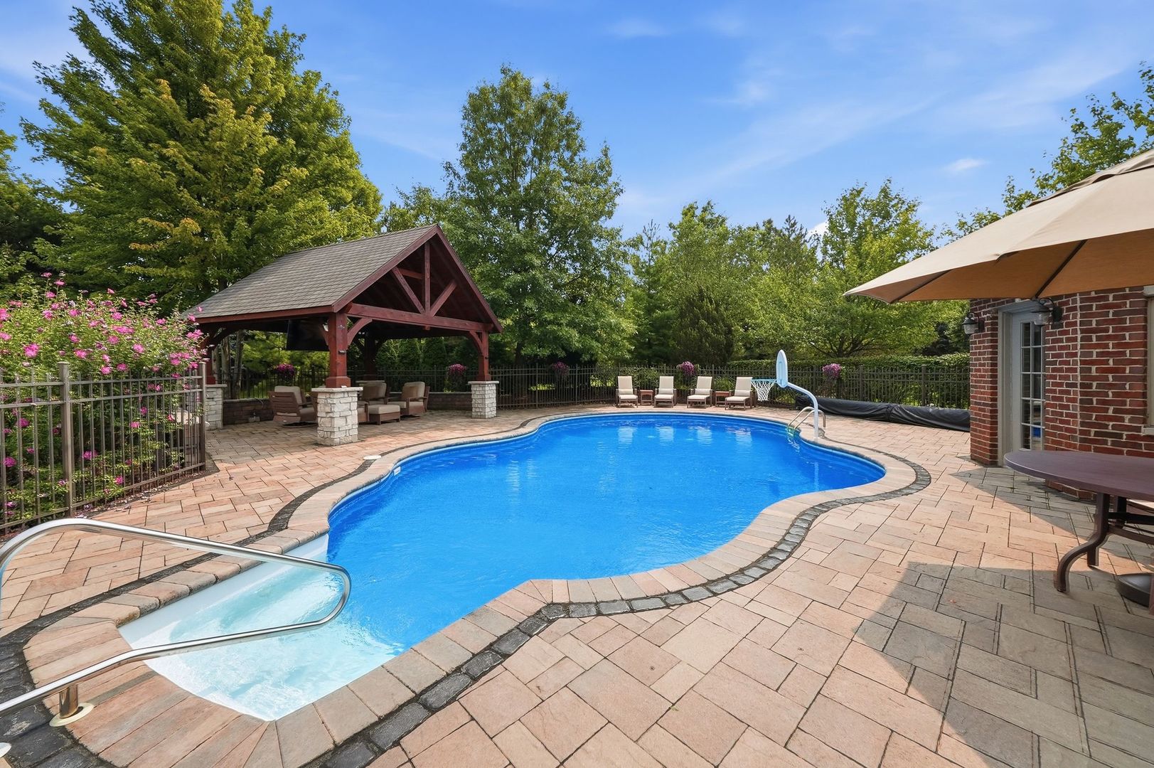 105 Forest Edge Drive Property Photo 16