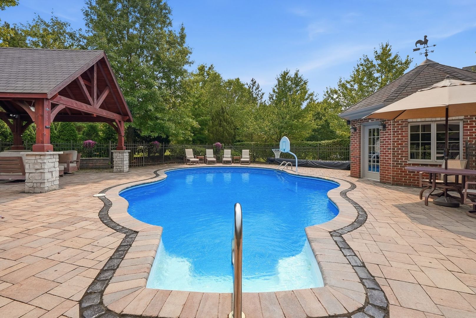105 Forest Edge Drive Property Photo 17