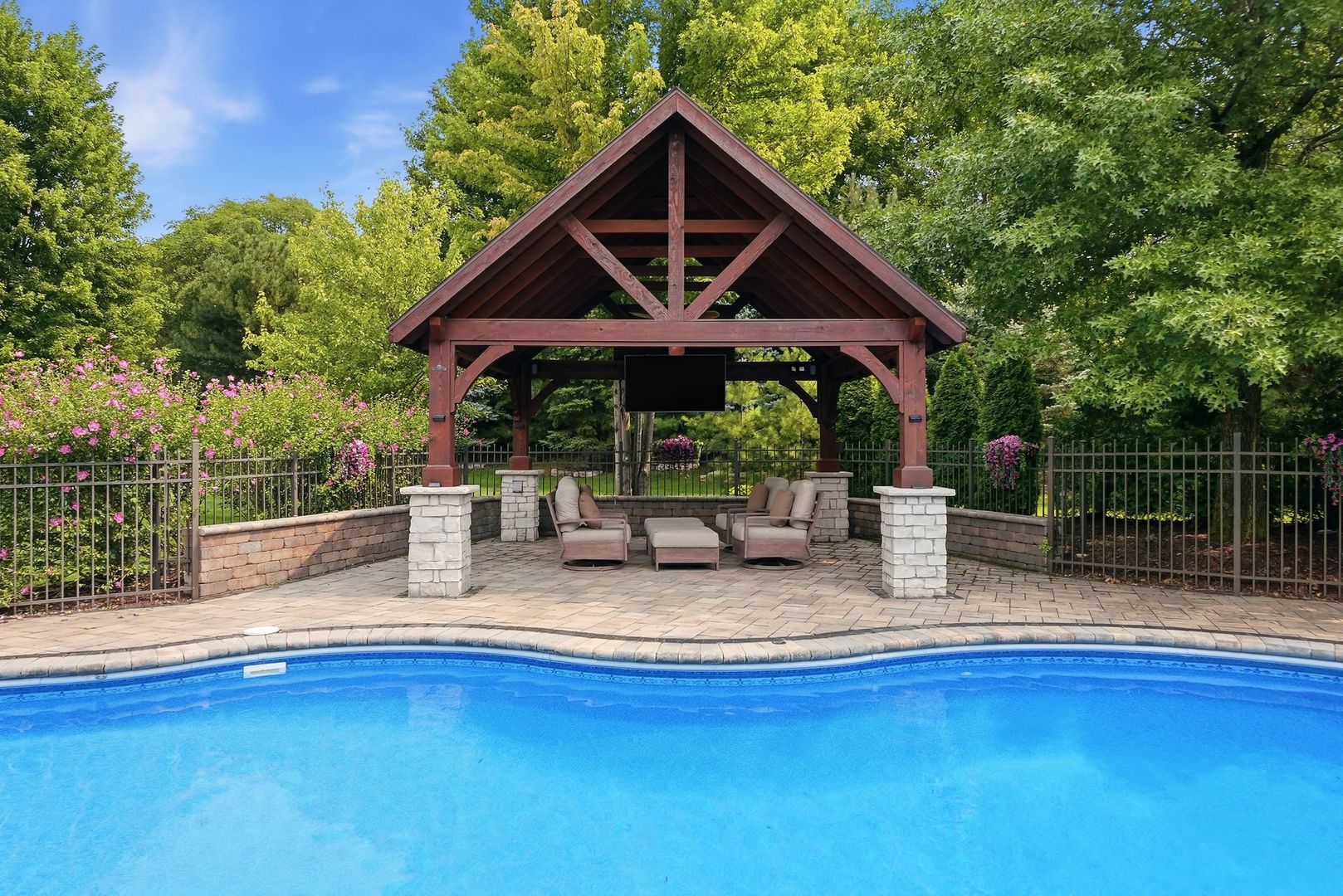 105 Forest Edge Drive Property Photo 20