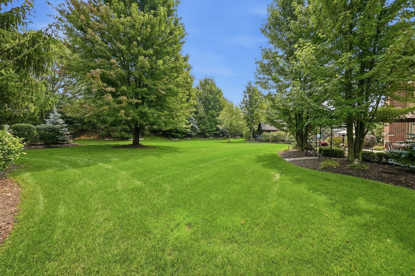 105 Forest Edge Drive Property Photo 28