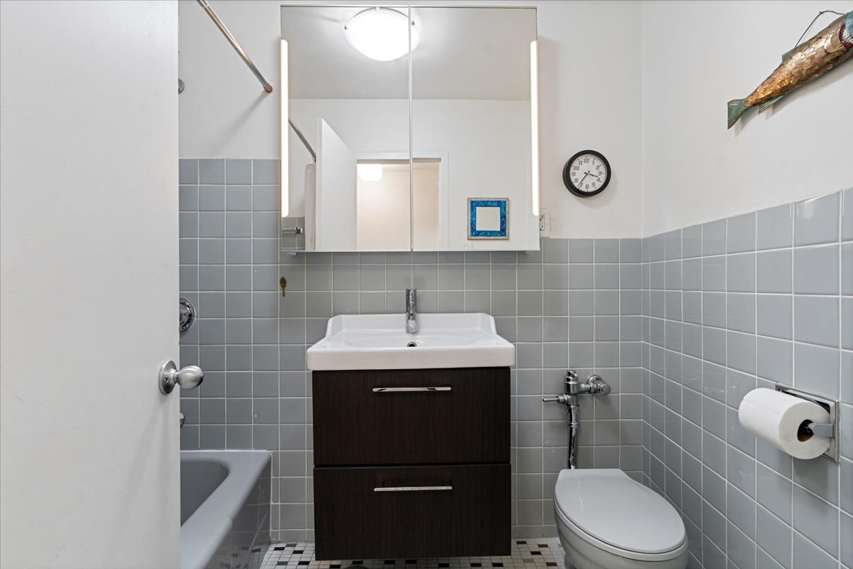 1150 N Lake Shore Drive 18j Property Photo 13