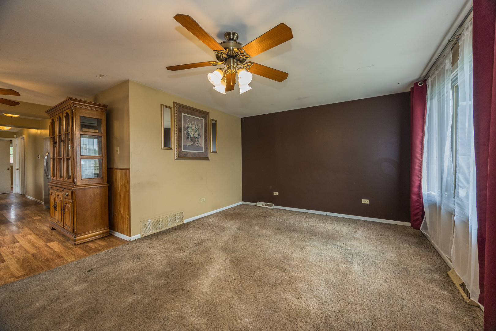12716 S Saginaw Avenue Property Photo 3