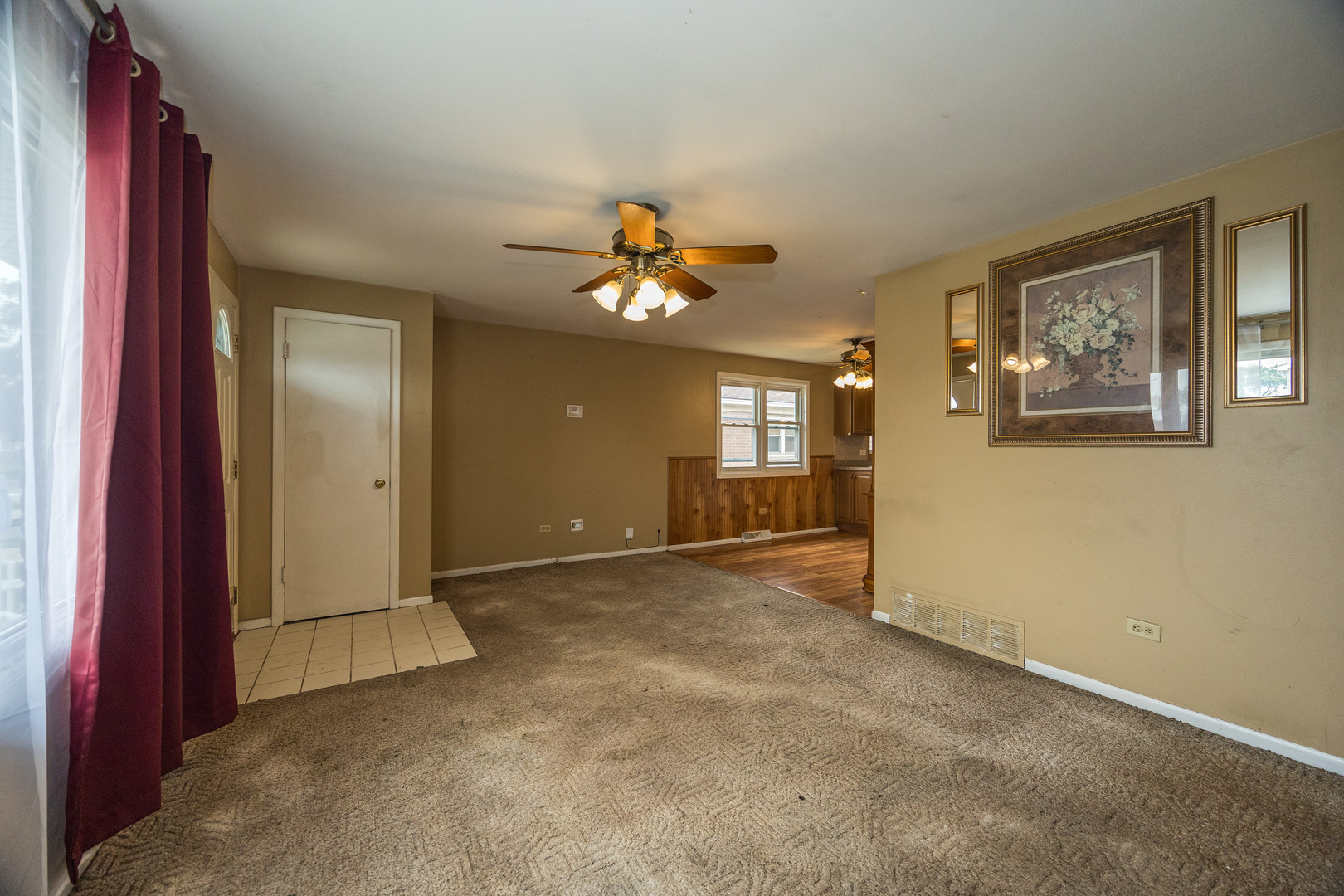 12716 S Saginaw Avenue Property Photo 5