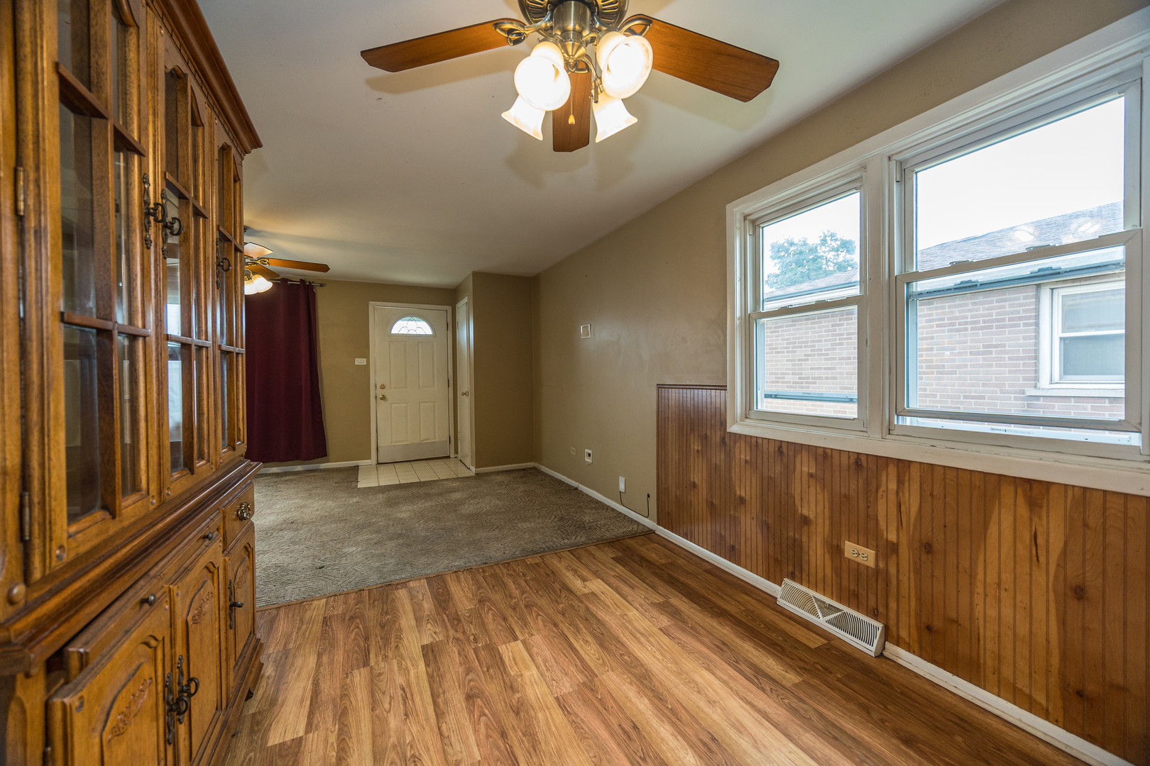 12716 S Saginaw Avenue Property Photo 7